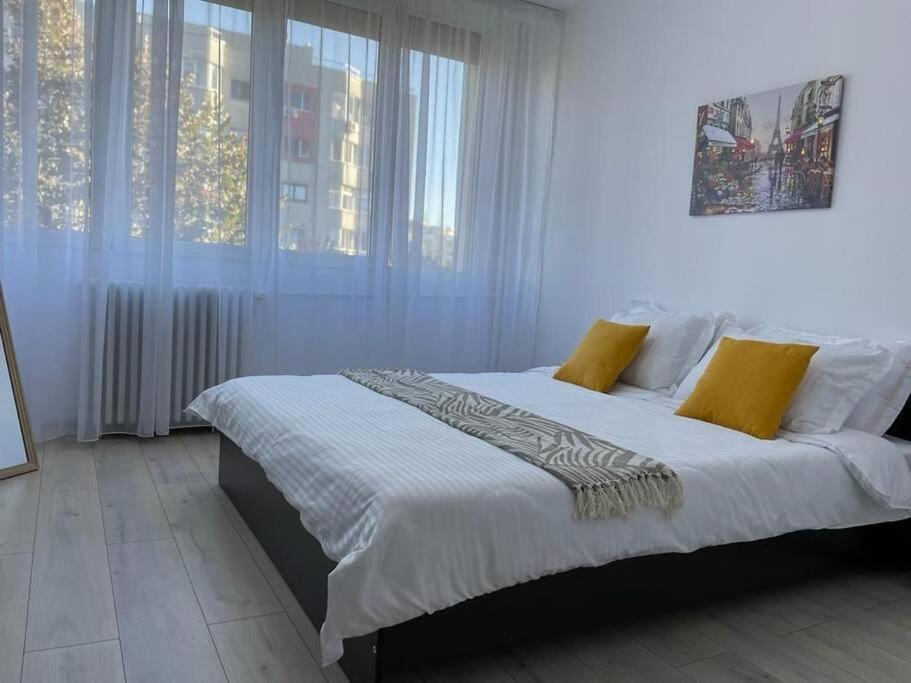 Mav Bucharest Apartment Ngoại thất bức ảnh